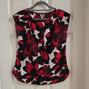 Worthington Red, Black & White Floral Cap-Sleeve Blouse